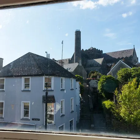 Hacketts Bar And 旅馆