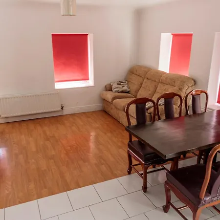 Hostel Hacketts Bar And *