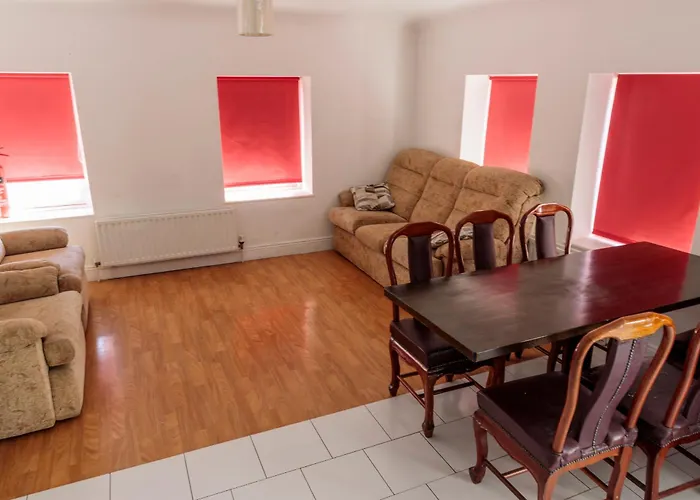 Hostel Hacketts Bar And *